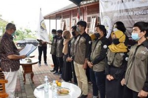 Prosesi pelantikan pengurus IMK.
